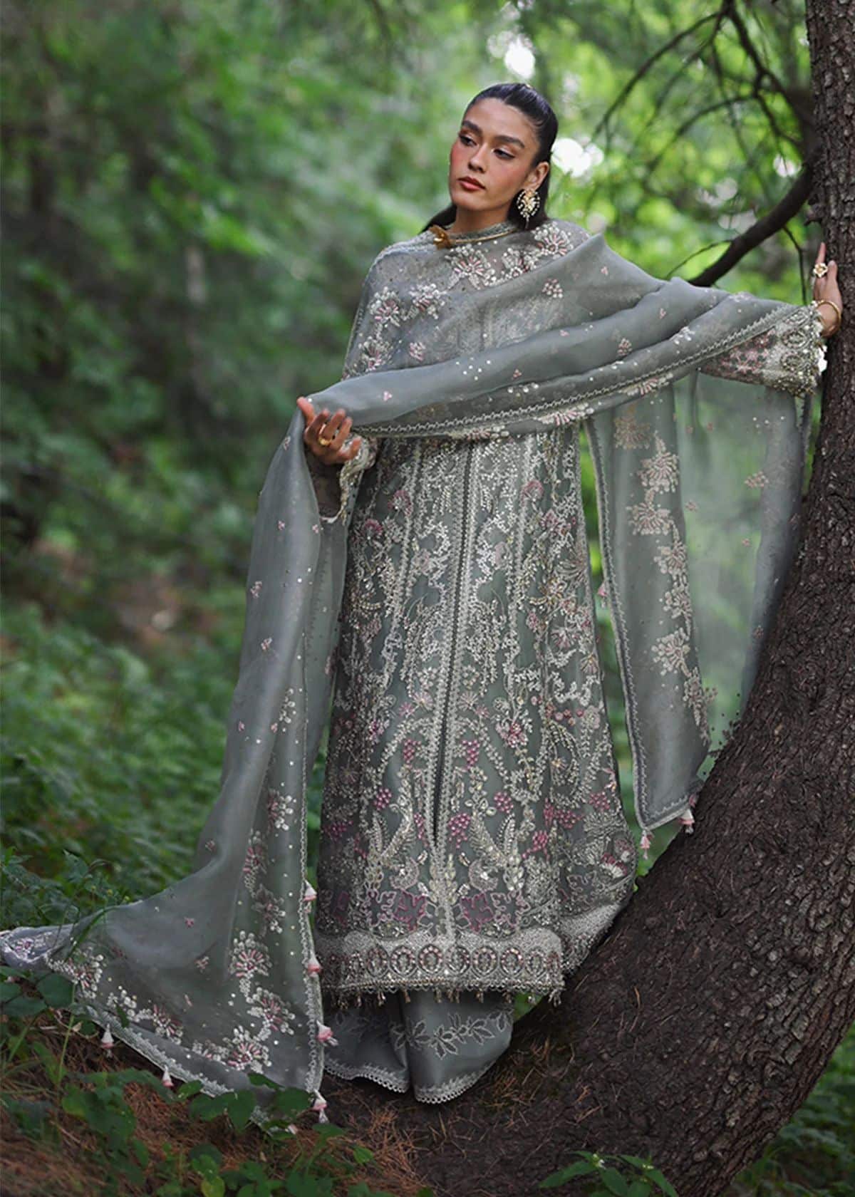 Suffuse by Sana Yasir Freeshia collection