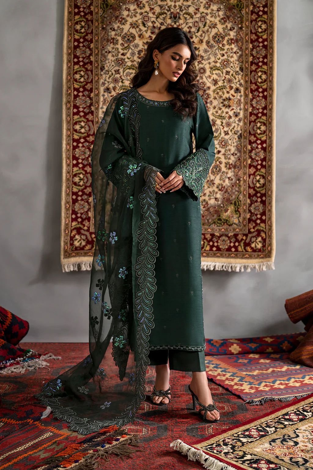 Iznik raw silk collection