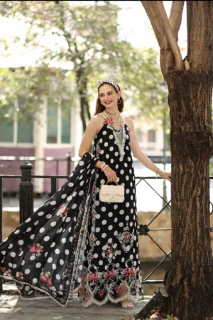 D4 - C- Monochrome Polka